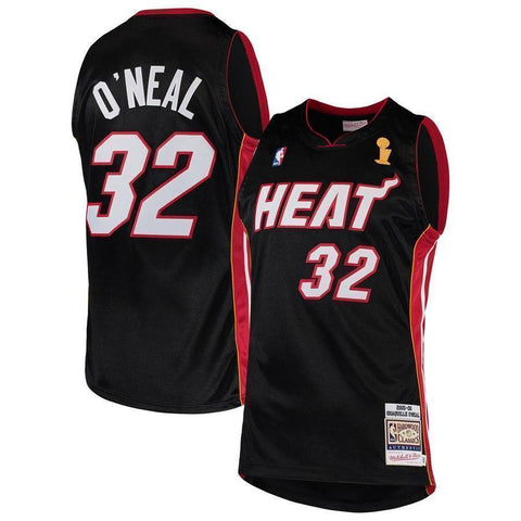 32-Shaquille O'Neal Miami Heat  2005-06 Hardwood Classics  - Black